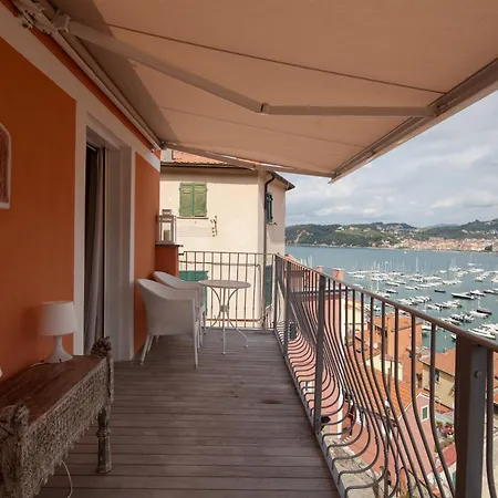 Penthouse-sea View Terrace In The Historic Center *